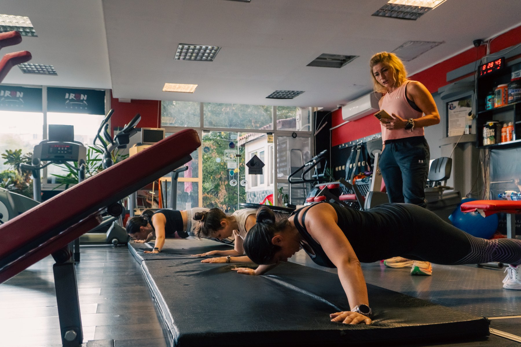 Групова тренировка в Iron Arena – кадър 12